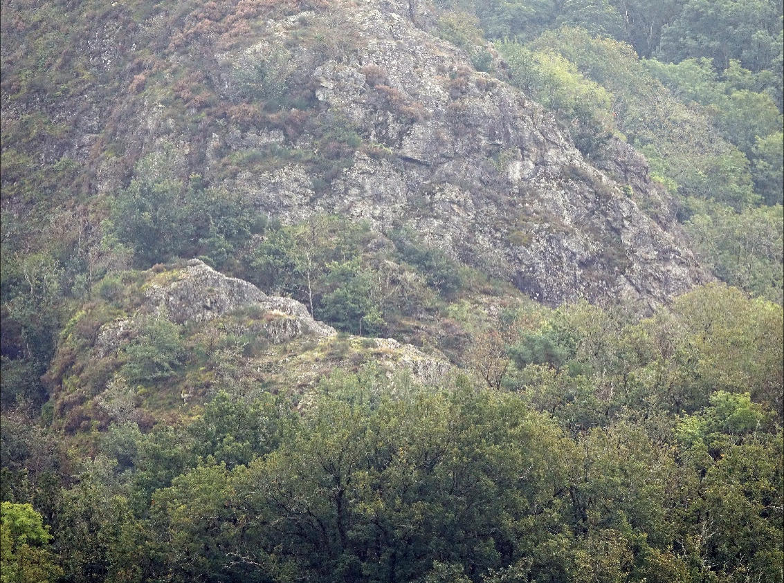 Le rocher des Margerides au sommet des Millières (photo L Mosnier – 2021). C'est ici que j'ai rencontré pour la première fois de ma vie André Kristos en 1986. Le rocher des Margerides au sommet des Millières (photo L Mosnier – 2021). C'est ici que j'ai rencontré pour la première fois de ma vie André Kristos en 1986.